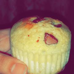 A picture of Vanilla cupcakes.