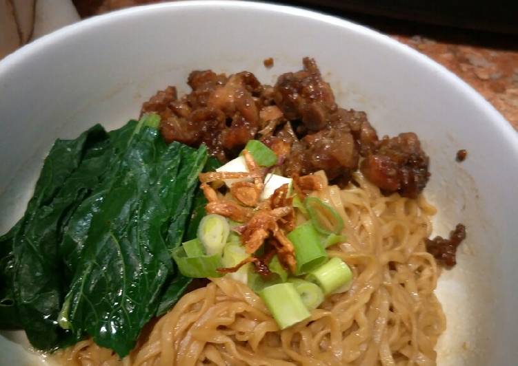 Mi ayam yamin gerobak😂