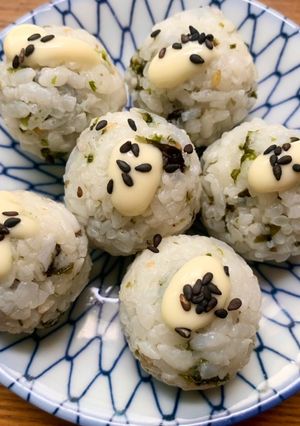 รูปของ ข้าวปั้นไส้กรอกปูอัด 🍙