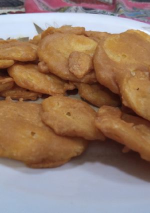 A picture of Alu ke pakoray.