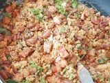 Farofa de feijão com linguiça e bacon