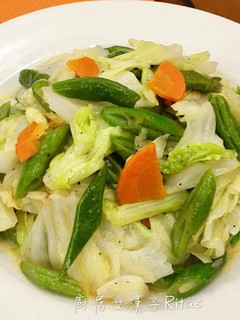 蒜炒扁豆高麗菜 的食譜成品照片