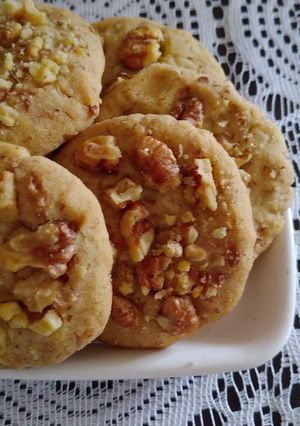 A picture of Crunchy walnuts cookies.