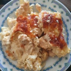 A picture of Mlinci with chicken (pasta tatters).