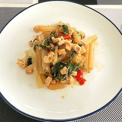 A picture of Stir Fried Clear Flat Noodles and Chicken With Basil.