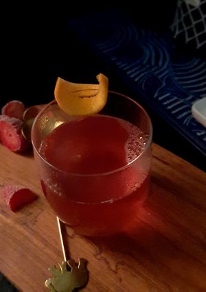 A picture of Strawberry clementine hot toddy.