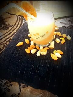 એપલ ડ્રાયફ્રૂટ શેક(Apple dryfruit shake recipe in Gujarati) રેસીપી મુખ્ય ફોટો