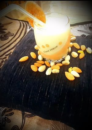 એપલ ડ્રાયફ્રૂટ શેક(Apple dryfruit shake recipe in Gujarati) રેસીપી મુખ્ય ફોટો