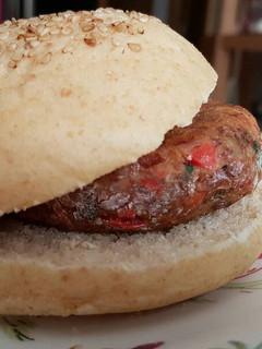 Una foto de Hamburguesa de arroz rojo integral