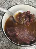 Frijoles Bayos con Costillas