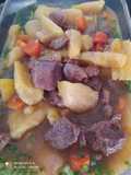 Costela na pressão com mandioca e shoyu