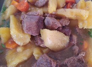 Foto de Costela na pressão com mandioca e shoyu