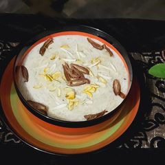 A picture of Sheer khurma.