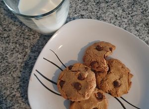 Una foto de Galletas chocochips con harina de garbanzo y coco