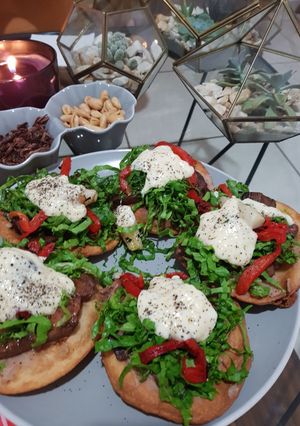 Una foto de Tostadas de medallón de atún