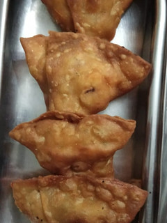 સમોસા (Samosa Recipe in Gujarati) રેસીપી મુખ્ય ફોટો