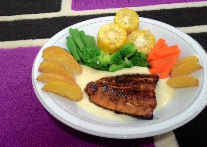 Resep Steak Salmon Creamy oleh Uni Imoet - Cookpad