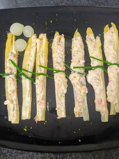Una foto de Espárragos blancos rellenos