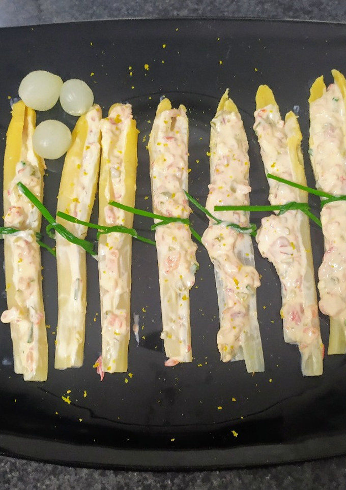 Una foto de Espárragos blancos rellenos