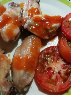 Una foto de Alitas al horno con barbacoa casera express