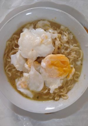 Foto resep Mie instan kuah rasa soto.