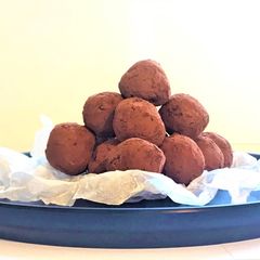 A picture of Amazing Vegan Chocolate Truffles.