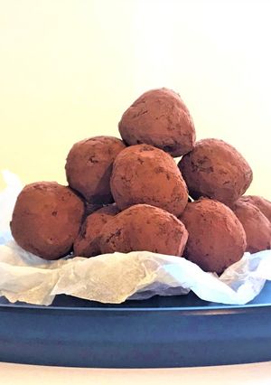 A picture of Amazing Vegan Chocolate Truffles.