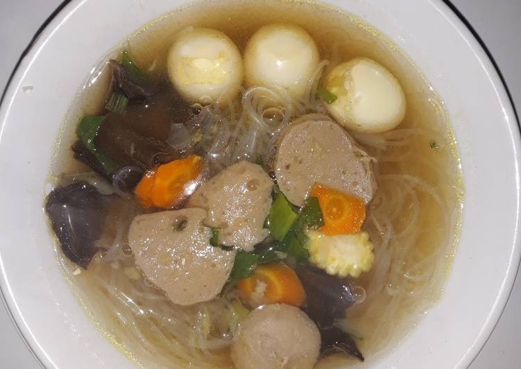 Resep Sup kimbak (sup kimlo bakso) yang Lezat