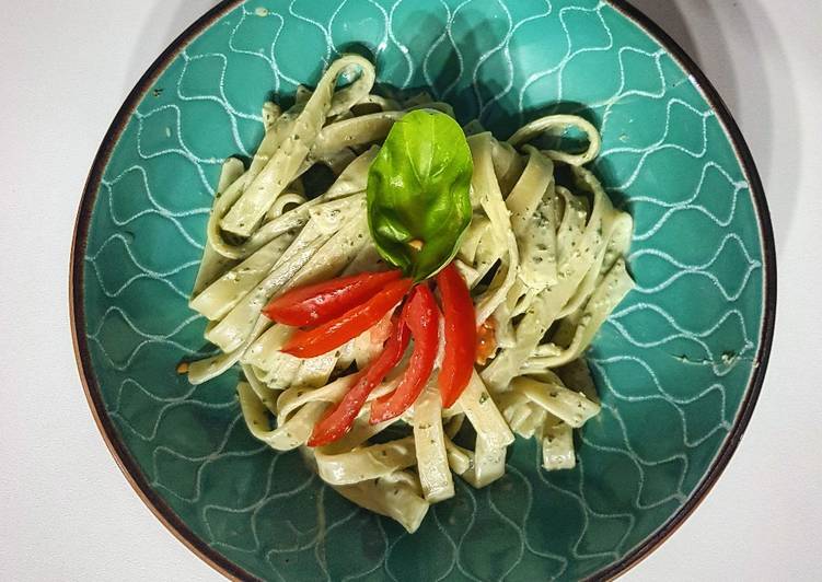 Step-by-Step Guide to Prepare Perfect Fettuccine al pesto e Ricotta 🍃