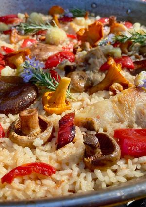 Una foto de Paella de setas de temporada