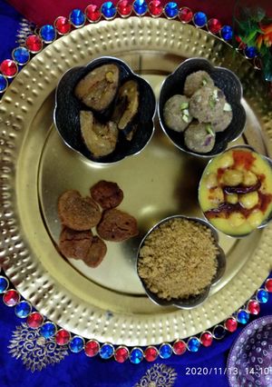 कढ़ी फरा (kadhi fara recipe in Hindi) रेसिपी मुख्य फोटो
