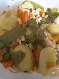 Salade de grenailles et de mange-tout aux crevettes roses