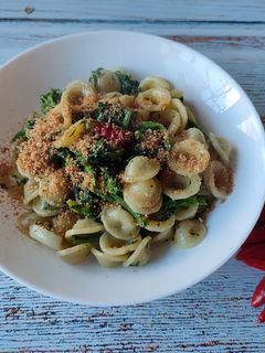 Foto di Orecchiette con cime di rapa e pangrattato abbrustolito