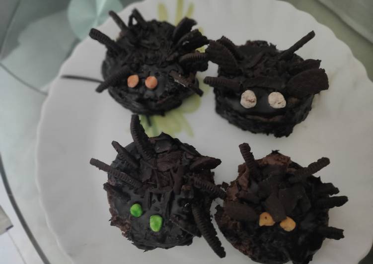 Recipe of Speedy Spider Cup Cakes