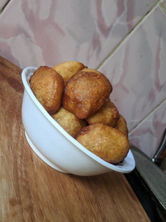 A picture of Spicy cinnamon puff puff.