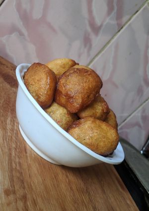 A picture of Spicy cinnamon puff puff.