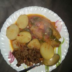 A picture of Matoke n Beef.