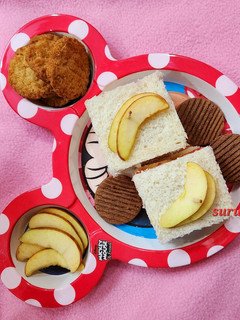 A picture of Triple Fruit Jam Bread Sandwich.
