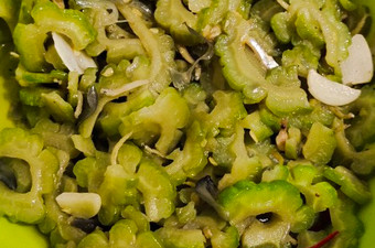 Bagaimana Membuat Tumis pare teri nasi Anti Gagal