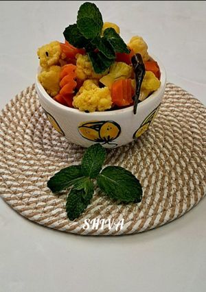 عکسی از دستور ترشی گل کلم