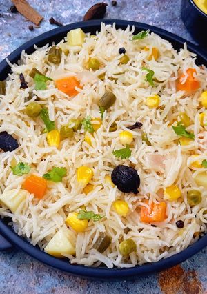 A picture of One-Pot Vegetable Pulao in Pressure Cooker.