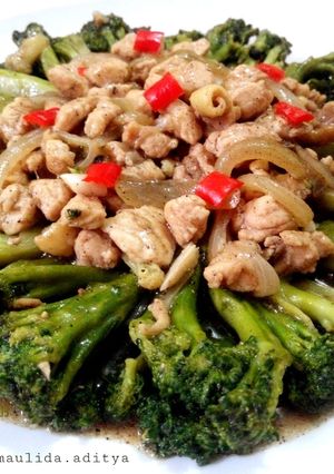 Foto resep 27. Brokoli Ayam Saus Lada Hitam