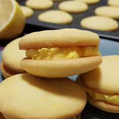 A picture of Lemony Melting Moment.