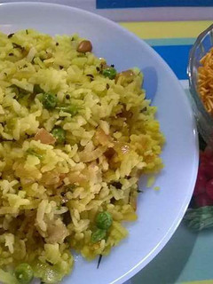 A picture of Matar Kanda Poha.