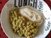 Una foto de cuscus con crema