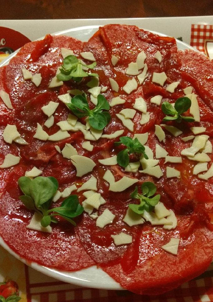 Una foto de Carpaccio de ternera
