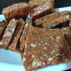 A picture of Groundnut candy.