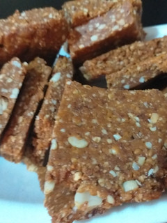 A picture of Groundnut candy.