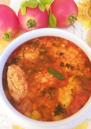 O poză a rețetei Supă de roșii cu găluște 🍅😋🍅🥣.