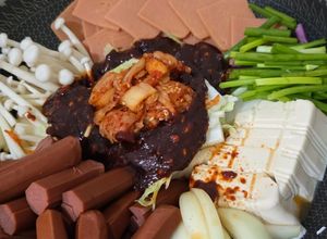Gambar Budae Jiggae (Korean Army Stew)